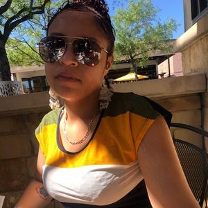 Meet your Posher, Dana